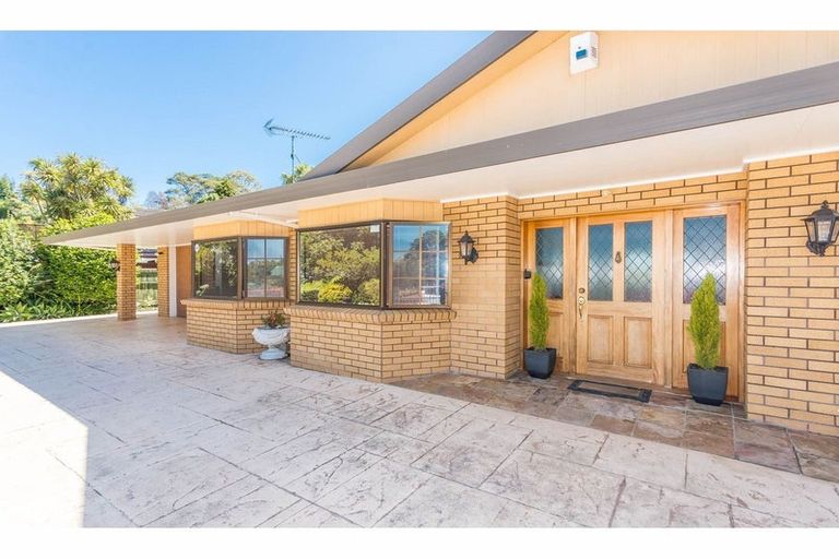 Photo of property in 209 Woodlands Park Road, Titirangi, Auckland, 0604