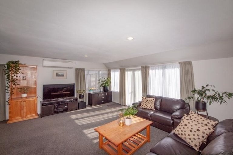 Photo of property in 2/6 Earp Street, Johnsonville, Wellington, 6037