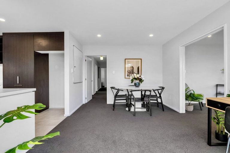 Photo of property in 30b Takaro Avenue, Sockburn, Christchurch, 8042