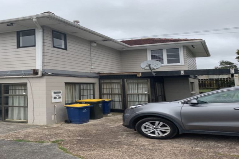 Photo of property in 24 Neil Avenue, Te Atatu Peninsula, Auckland, 0610