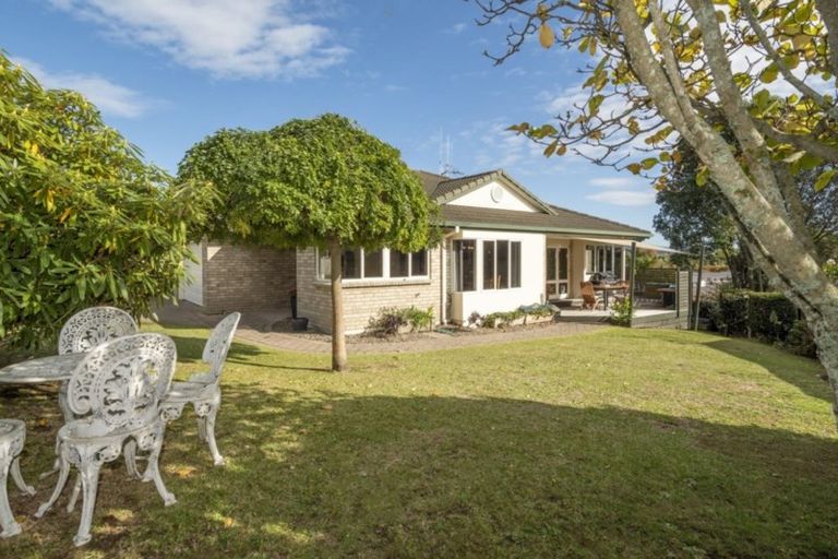 Photo of property in 28 Montana Drive, Pyes Pa, Tauranga, 3112