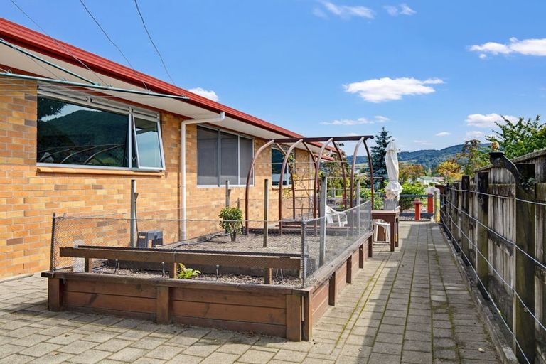 Photo of property in 25 Barraud Place, Pukehangi, Rotorua, 3015