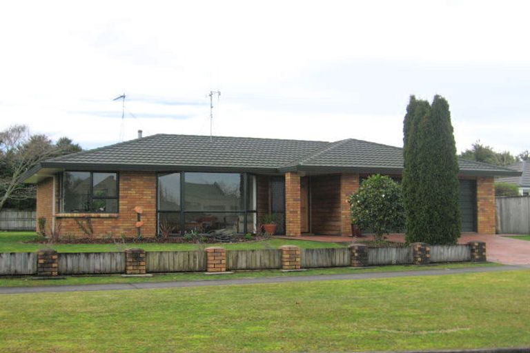 Photo of property in 9 Fernwater Place, Flagstaff, Hamilton, 3210