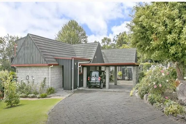 Photo of property in 10 Pamir Place, Welcome Bay, Tauranga, 3112