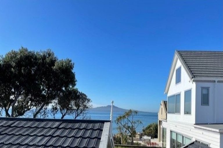 Photo of property in 59 Milford Road, Milford, Auckland, 0620