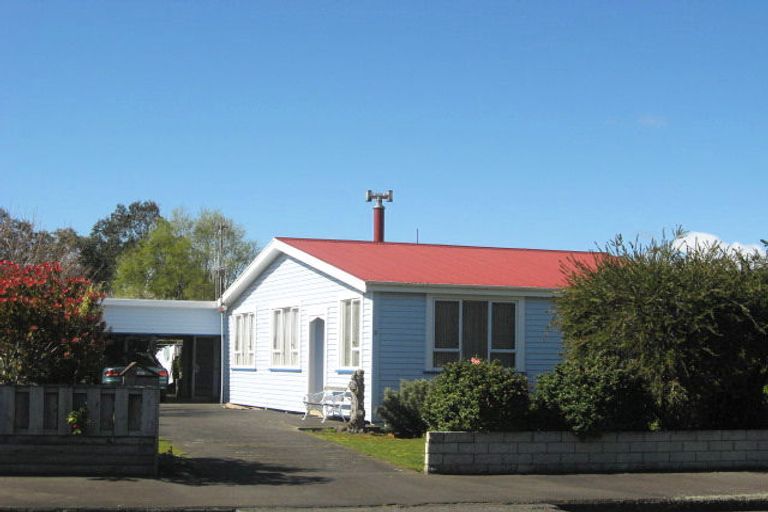 Photo of property in 2 Rira Street, Marton, 4710