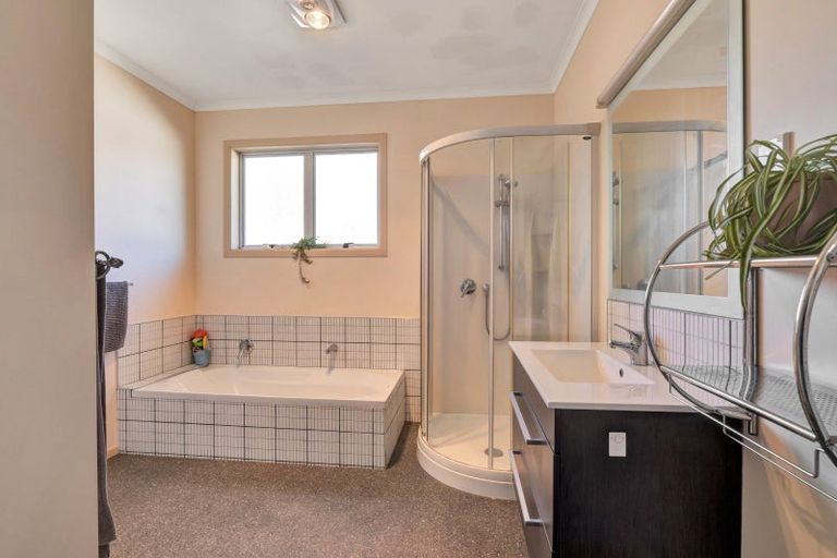 Photo of property in 120 Miranda Street, Stratford, 4332