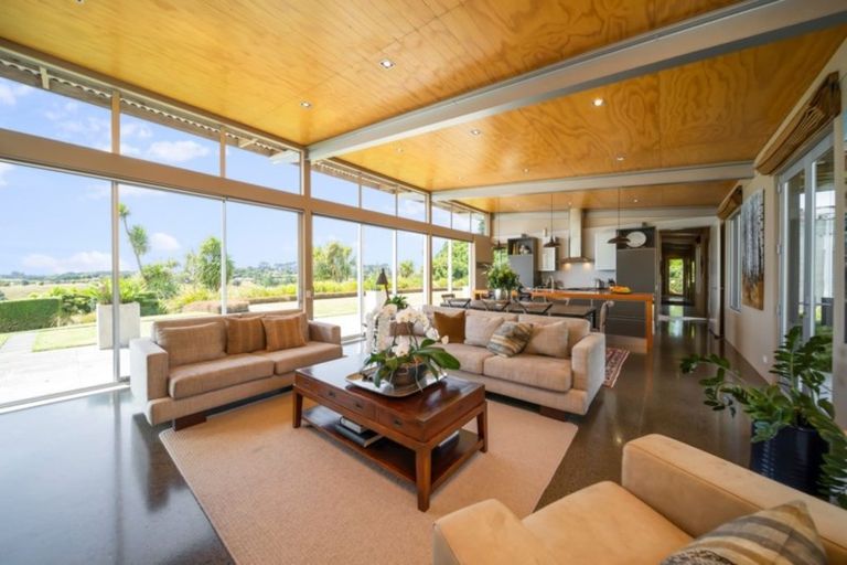 Photo of property in 155 Veale Road, Ridgewood, New Plymouth, 4371