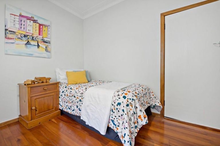 Photo of property in 4 Takutai Avenue, Bucklands Beach, Auckland, 2012
