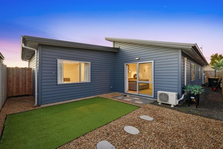 Photo of property in 16 Harore Road, Takanini, 2112