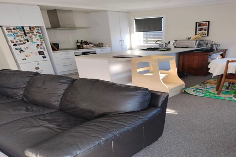 Photo of property in 12 Pateke Drive, Kenepuru, Porirua, 5022