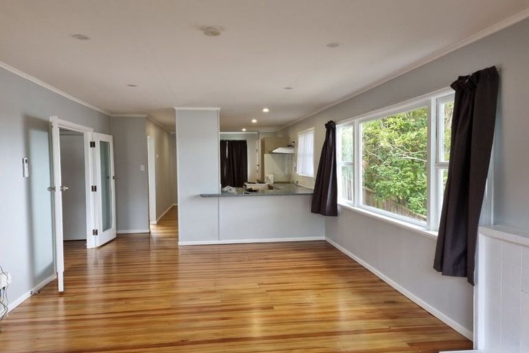 Photo of property in 100 Gear Terrace, Ranui, Porirua, 5024