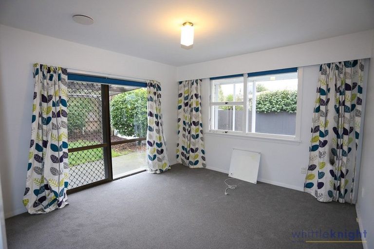 Photo of property in 2/5 Ashfield Place, Ilam, Christchurch, 8041