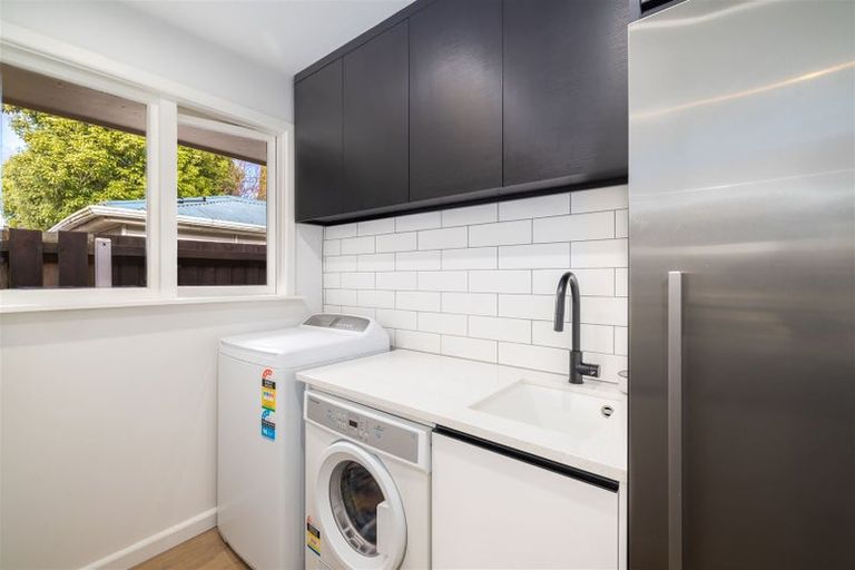 Photo of property in 6 Burrows Place, Ilam, Christchurch, 8041