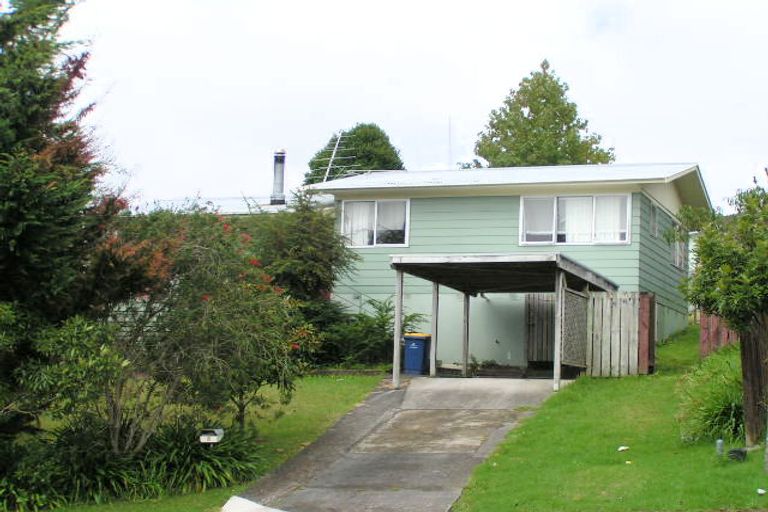 Photo of property in 8 Glenfinn Place, Massey, Auckland, 0614