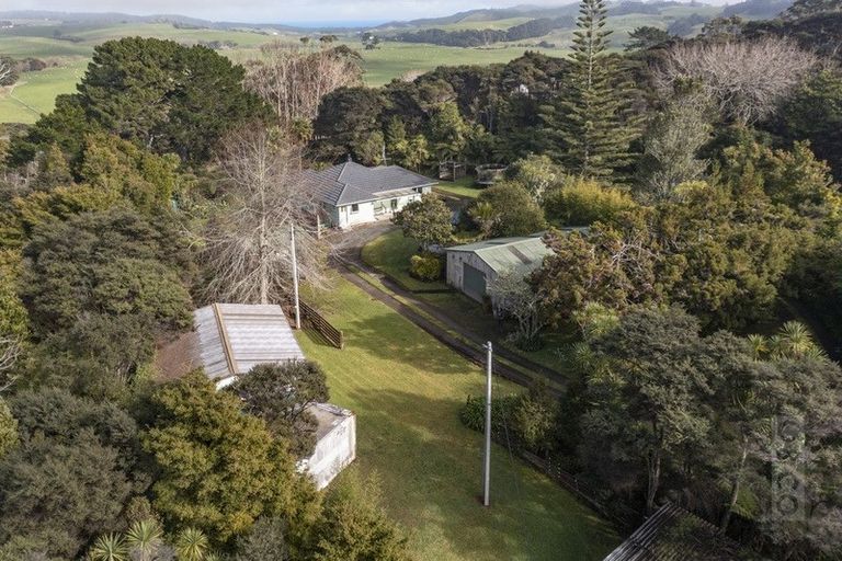 Photo of property in 380 Muriwai Road, Waimauku, 0881