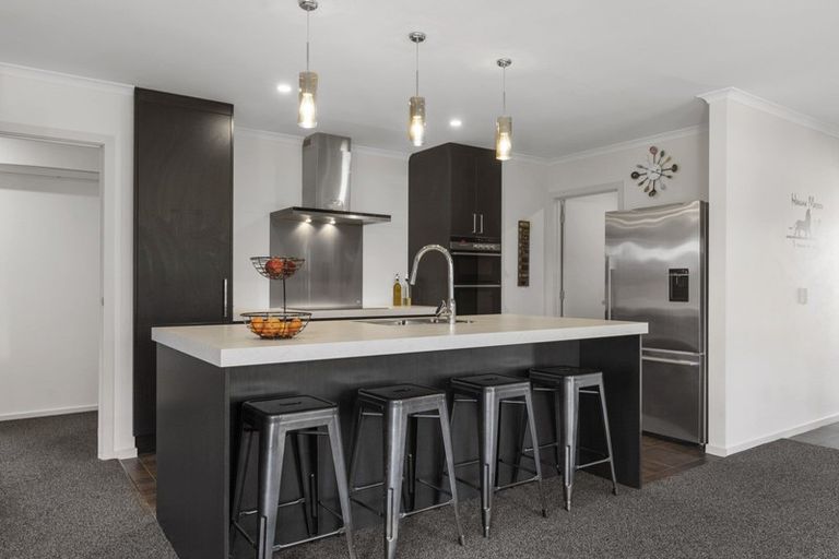 Photo of property in 16 Magnetic Place, Cromwell, 9310