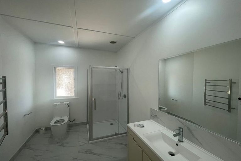 Photo of property in 22 Grande Vue Road, Hillpark, Auckland, 2102