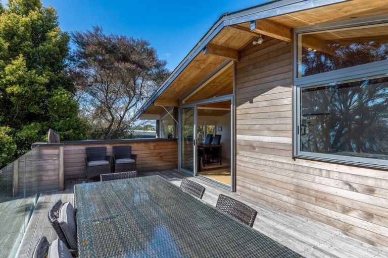 Photo of property in 2/58 Cliff Road, Torbay, Auckland, 0630