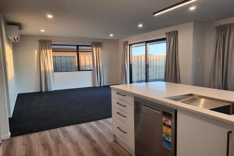 Photo of property in 32 Ellmers Street, Woodend, 7691