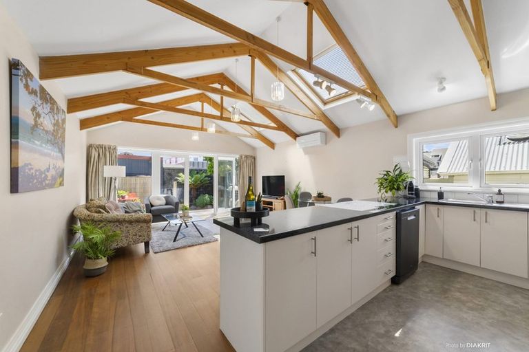 Photo of property in 39 Normanby Street, Newtown, Wellington, 6021