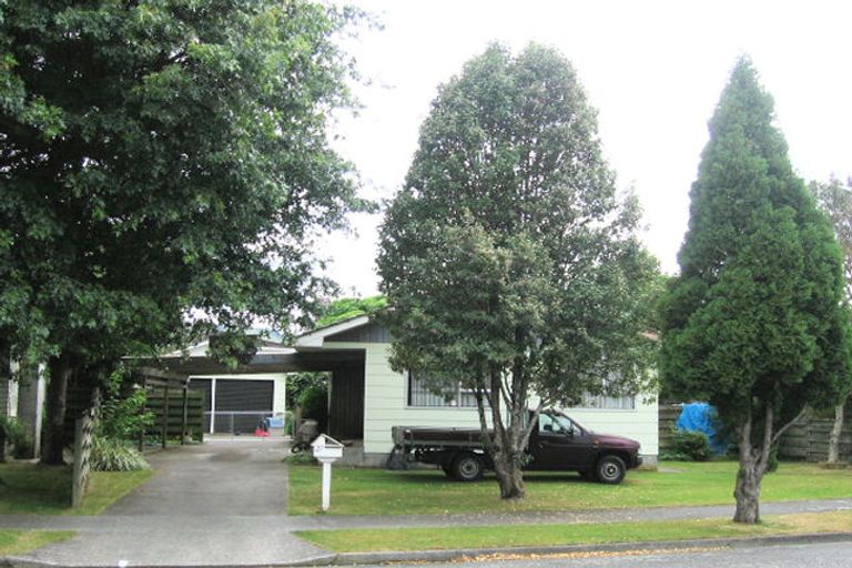 Photo of property in 27 Brightwater Crescent, Totara Park, Upper Hutt, 5018