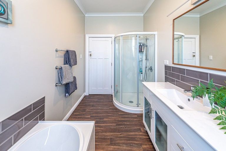 Photo of property in 6 Central Avenue, Gonville, Whanganui, 4501