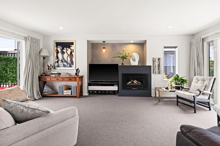 Photo of property in 2a Busby Hill, Havelock North, 4130