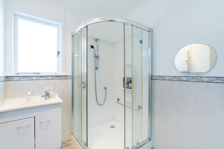 Photo of property in 178 Lincoln Road, Henderson, Auckland, 0610