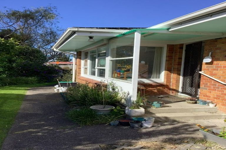 Photo of property in 1/1 Ocean View Road, Hillcrest, Auckland, 0627