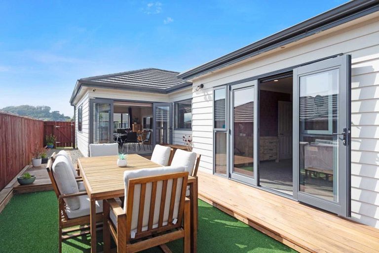 Photo of property in 58 Staithes Drive North, Whitby, Porirua, 5024