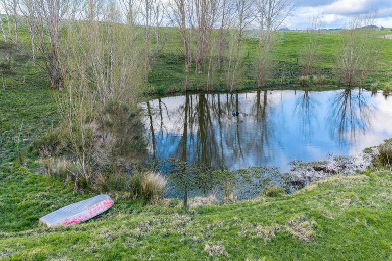 Photo of property in 272 Huarau Road, Whakapirau, Maungaturoto, 0583