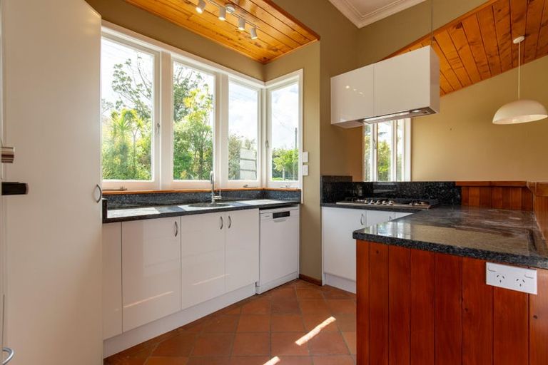 Photo of property in 218 Annandale Road, Kumeu, 0782