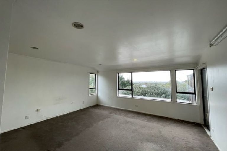 Photo of property in 1/2 Monde Place, Clover Park, Auckland, 2019
