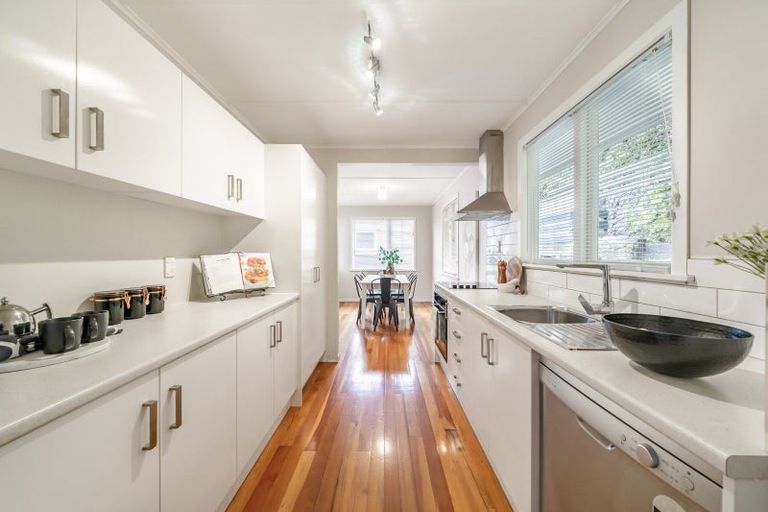 Photo of property in 5 John Street, Stokes Valley, Lower Hutt, 5019