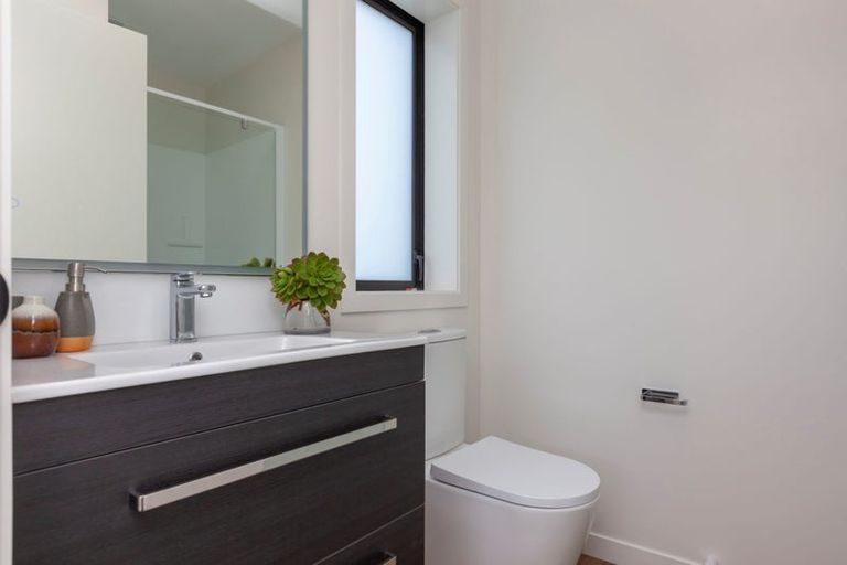 Photo of property in 77 Amohia Street, Paraparaumu, 5032