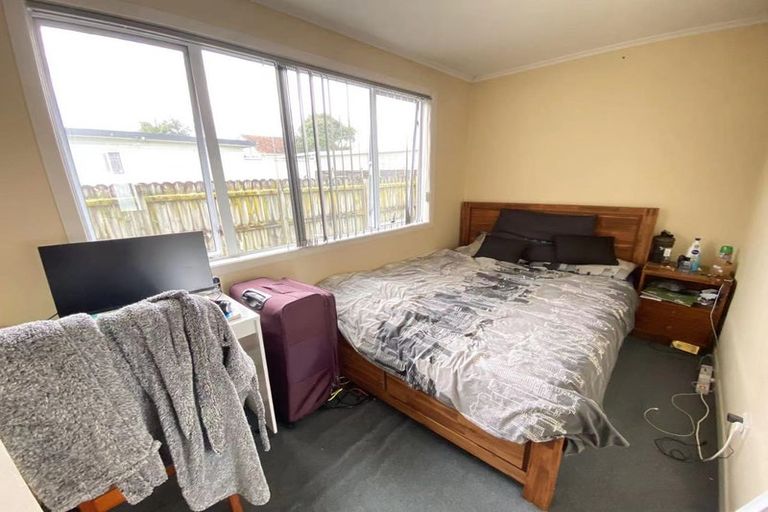 Photo of property in 14 Northcote Road, Takapuna, Auckland, 0622