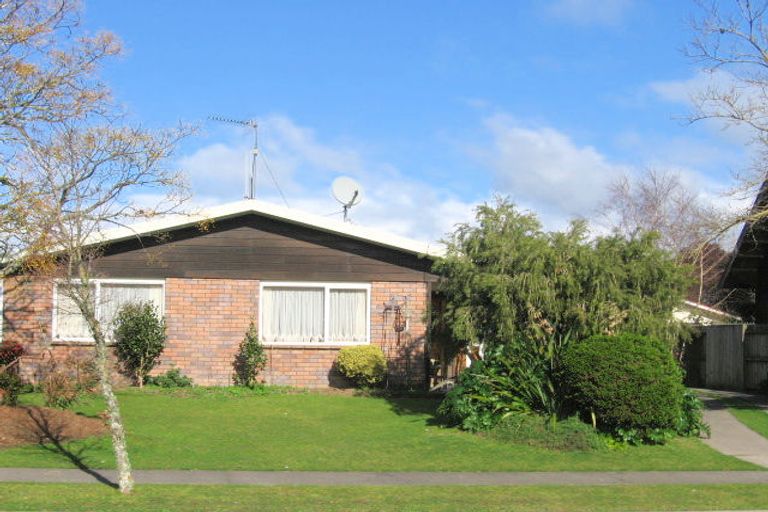 Photo of property in 28 Moreland Avenue, Pukete, Hamilton, 3200