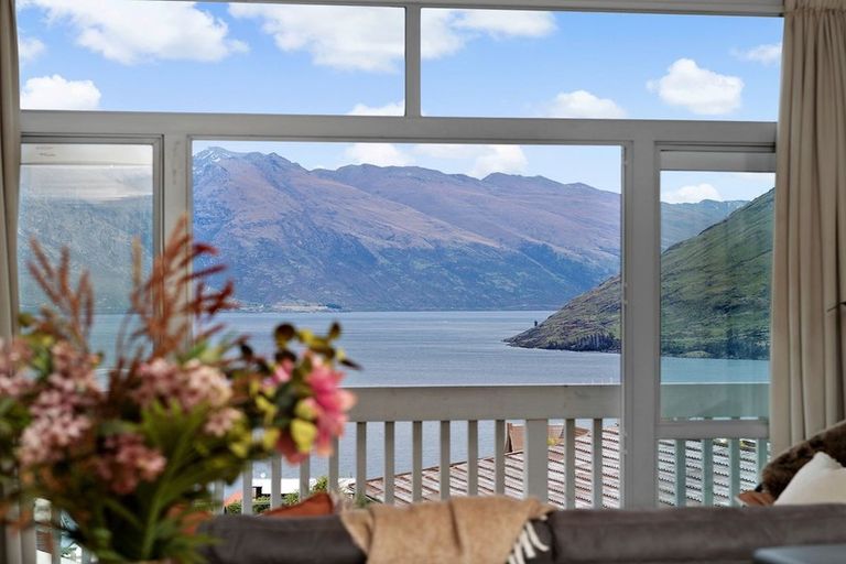 Photo of property in 36b Avalon Crescent, Fernhill, Queenstown, 9300