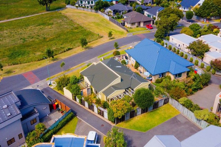 Photo of property in 11 Avion Terrace, Raumati Beach, Paraparaumu, 5032