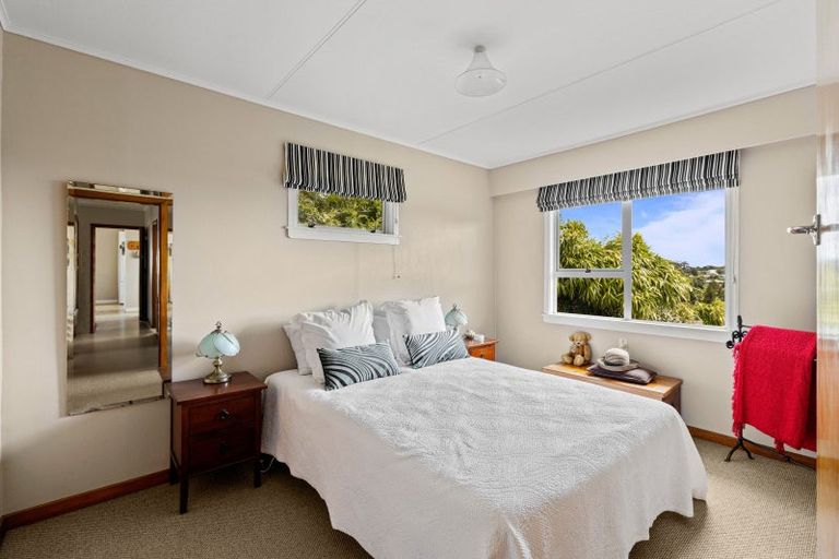 Photo of property in 230 Frankley Road, Frankleigh Park, New Plymouth, 4310