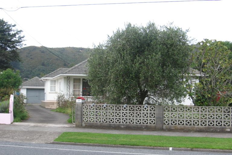 Photo of property in 124 Cambridge Terrace, Fairfield, Lower Hutt, 5011