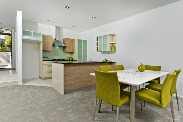 Photo of property in 3/40 Scarlet Oak Drive, Schnapper Rock, Auckland, 0632