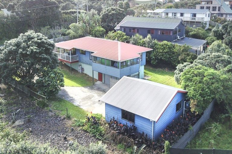 Photo of property in 5 Ripiro Drive, Baylys Beach, Dargaville, 0377
