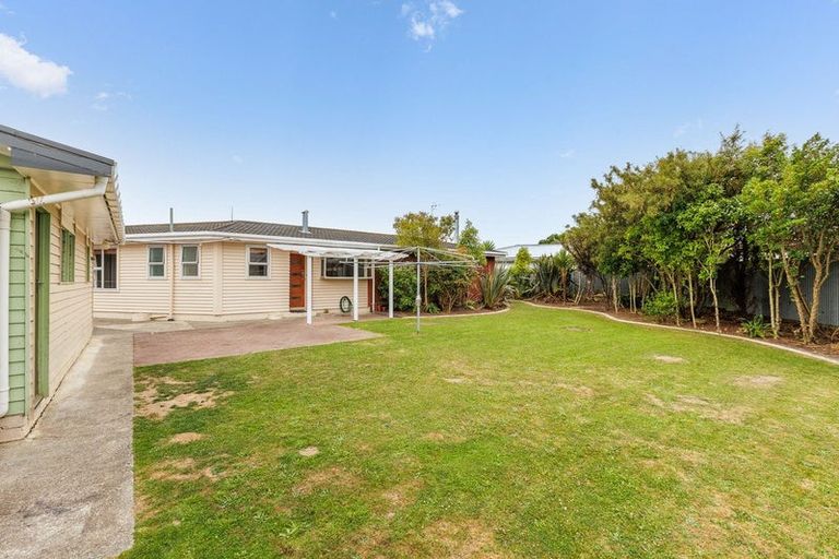 Photo of property in 30 Battersea Place, Roslyn, Palmerston North, 4414