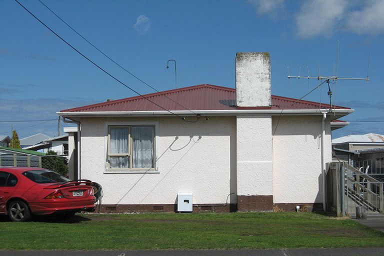 Photo of property in 32 Titoki Street, Castlecliff, Whanganui, 4501