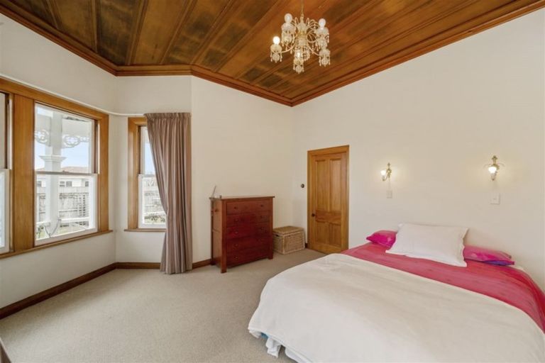 Photo of property in 10 Regent Street, Hawera, 4610