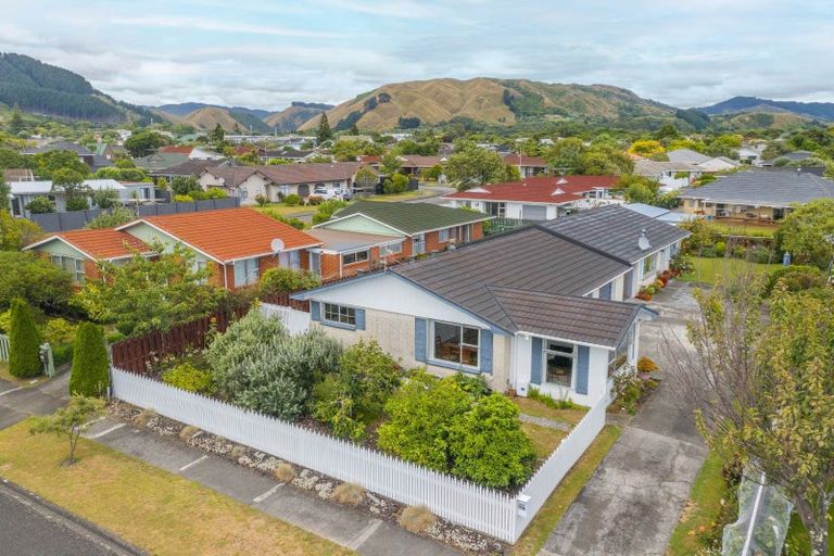 Photo of property in 36 Sylvan Avenue, Waikanae, 5036