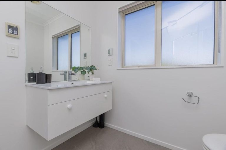 Photo of property in 24 Melksham Drive, Churton Park, Wellington, 6037