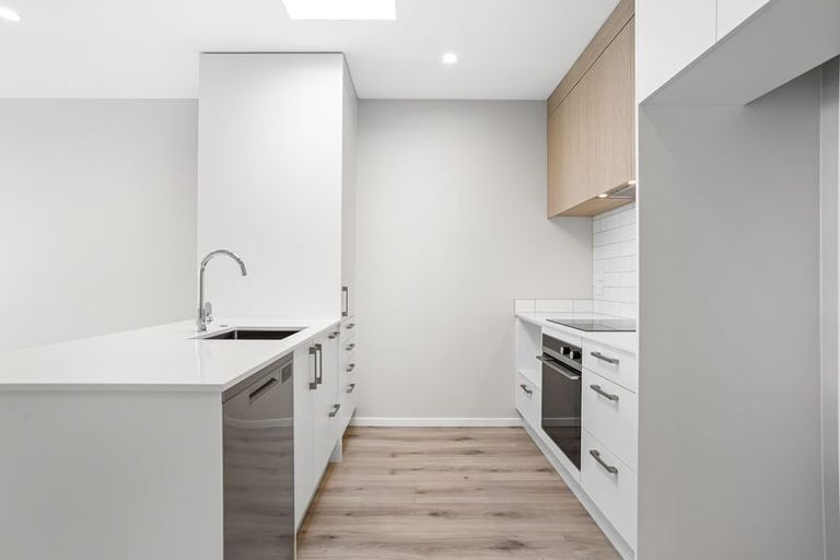 Photo of property in 8 Te Awapu Crescent, Takanini, 2112